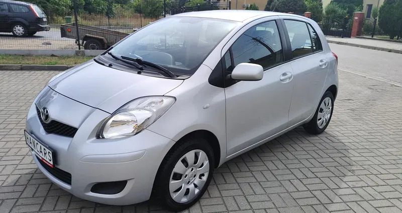 puławy Toyota Yaris cena 22700 przebieg: 149200, rok produkcji 2009 z Puławy